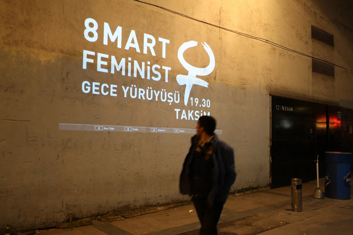 2018 Feminist Gece Yuruyusu Duvar Yansitma 2