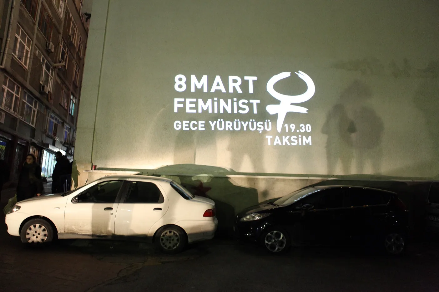 2018 Feminist Gece Yuruyusu Duvar Yansitma 3