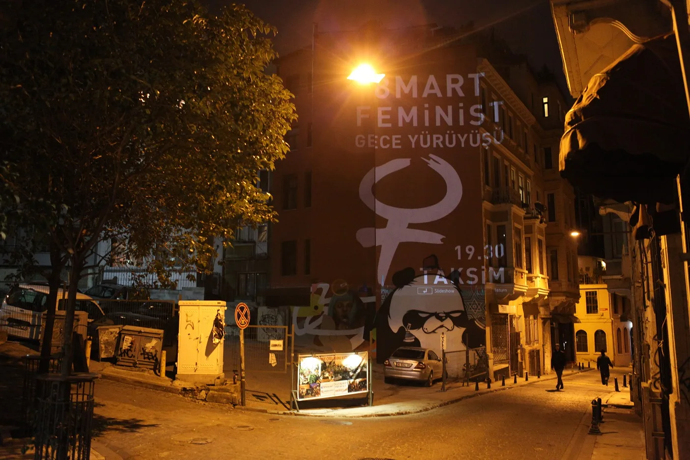 2018 Feminist Gece Yuruyusu Duvar Yansitma 5